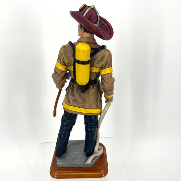 Vintage 2000 Red Hats of Courage Sentinel Of Courage 2/1945 Fireman Resin Figure - Picture 6 of 10